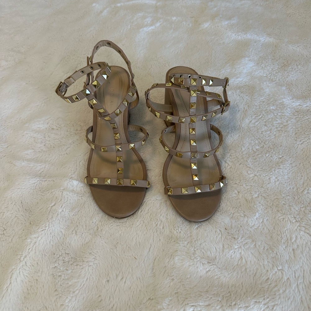 Wild Diva Studded Heels | Size 7.5